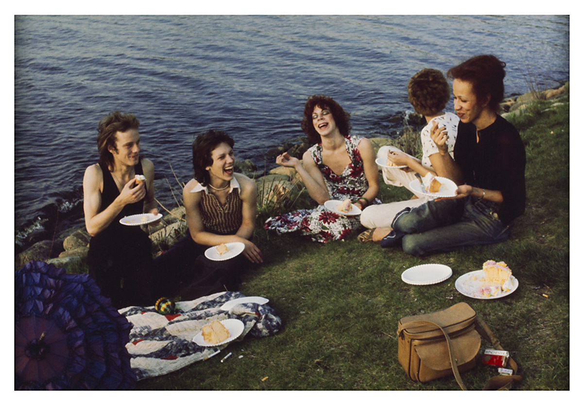 Vinnie Vincent et al. are drinking from the water